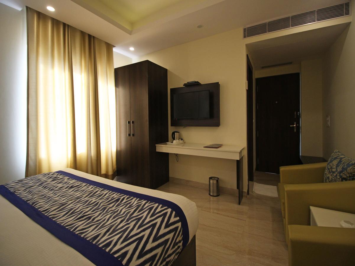 Oyo 8132 Hotel Kukreja Dehradun Exterior photo